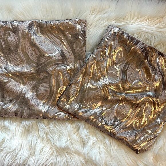 Kenneth Cole Reaction Home Rose Gold Sequin Pillow Covers, Set of 2 | SZ 15 x 15 - Picture 10 of 11